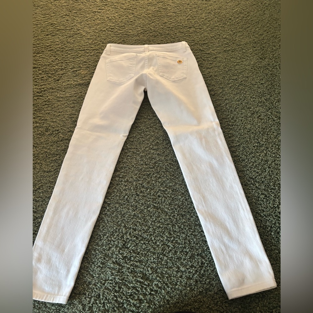 Super cute white jeans